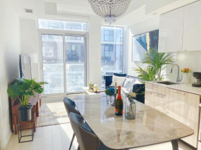 INFIVILLA Boutique Penthouse-Live in the SKY with Amazing Lakeview! Downtown Toronto!B